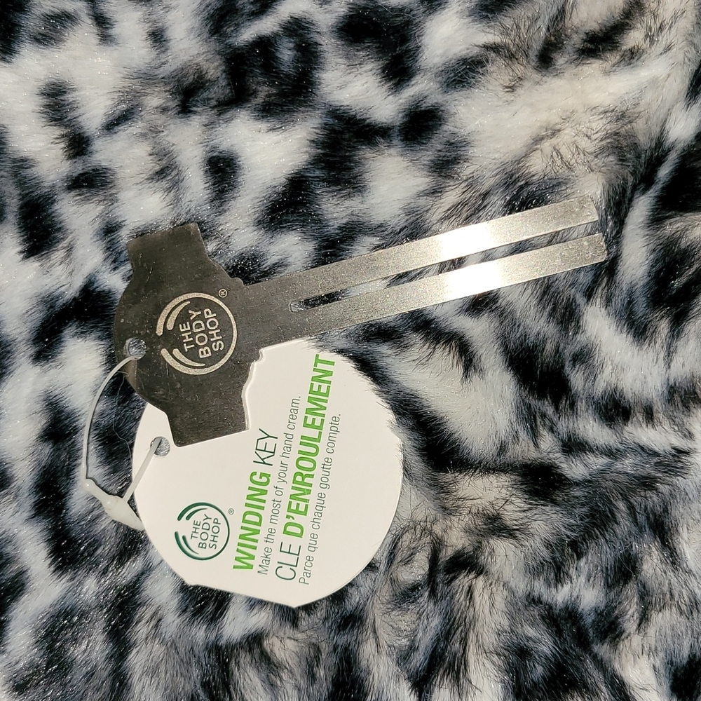 THE BODY SHOP SILVER HAND CREAM WINDING KEY NWT